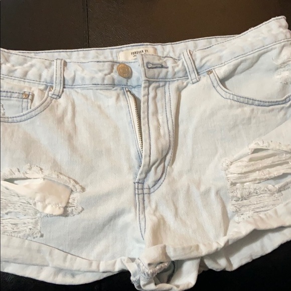Forever 21 denim shorts - Picture 1 of 3